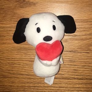 HALLMARK Itty Bitty’s Snoopy& FREE pair of SNOOPY socks